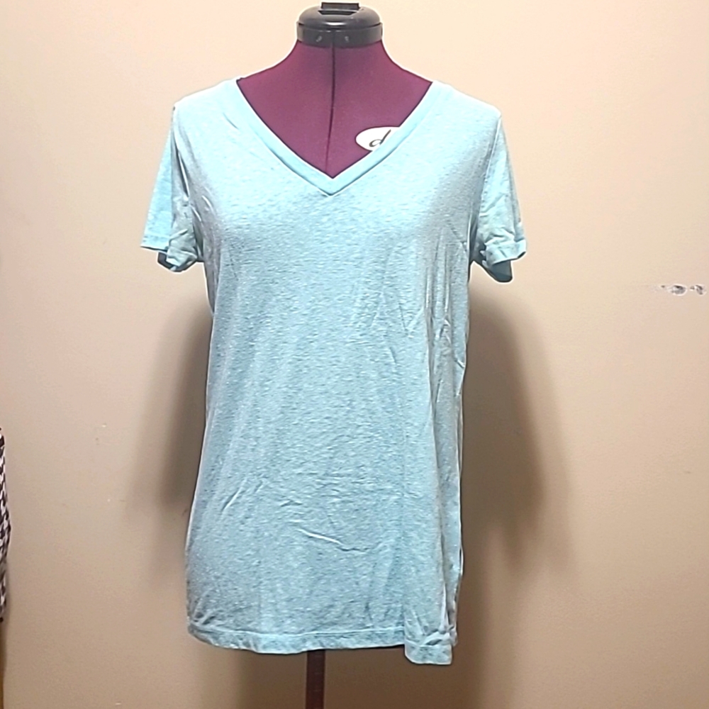 V-neck lightweight t-shirt NWOT.
